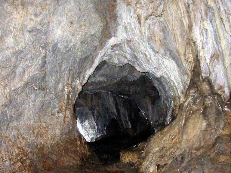 GRAZIE A NOI LE GROTTE NON POTRANNO ESSERE DISTRUTTE. LA NORMA HA CONSERVATO PERO’ TROPPE DEROGHE INACCETTABILI