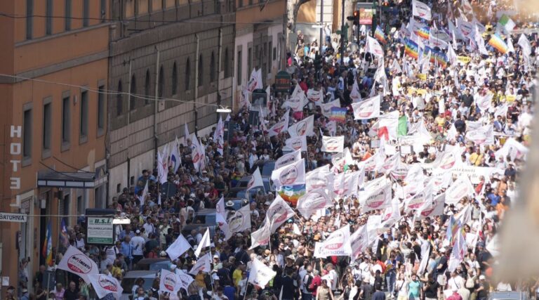 Capozzi M5S: “ieri a Roma c’è stata una bella manifestazione per dire basta a vite precarie, peccato che il centrodestra non sappia più ridere, ma preferisca far ridere”